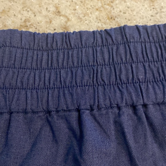 Banana Republic Chambray Denim Pull-on Skirt with Lace Accents Size 6 - Picture 4 of 11